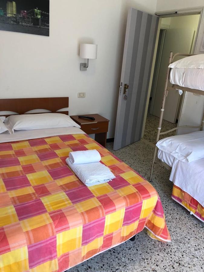 Hotel Hollywood Riccione Exterior foto